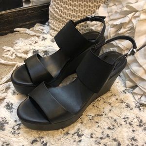 Charles David black wedges